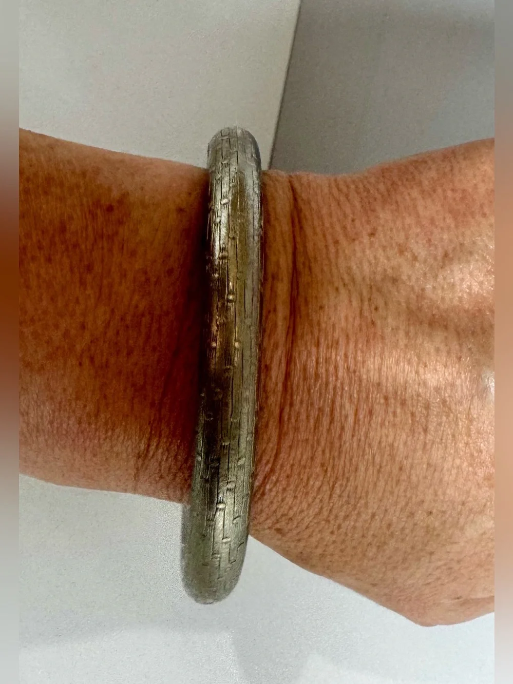 Vintage Textured Silver-tone Metal Bangle Bracelet #1700